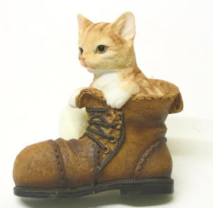 2418 -Le chat roux dans chaussure