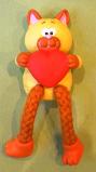 271 -Chat portant un coeur